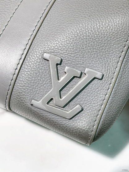 LV CITY KEEPALL, Grey/Silver