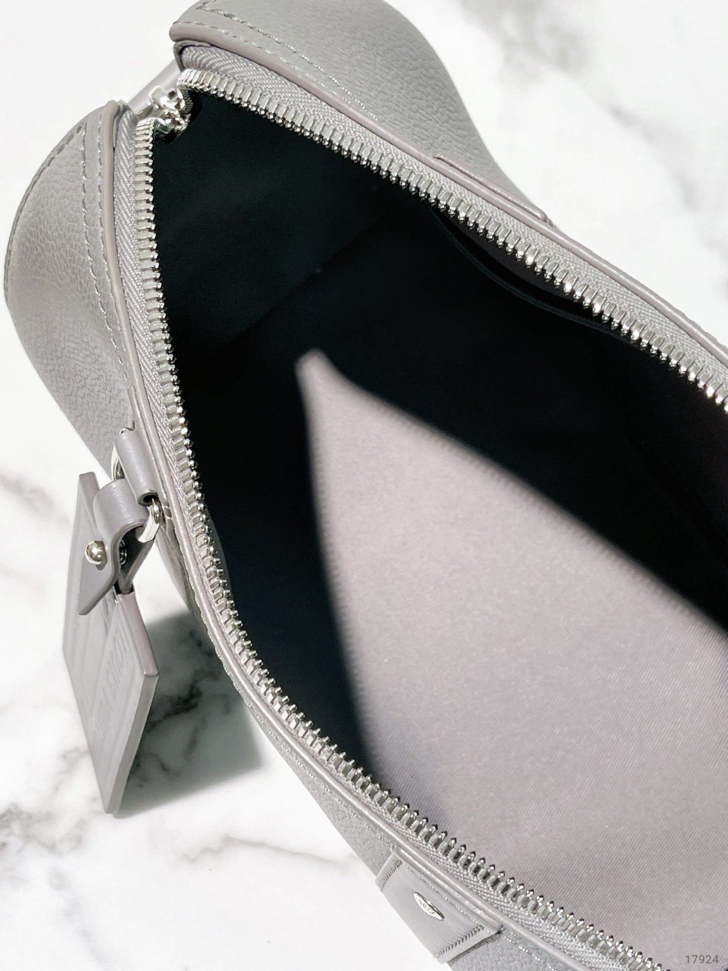 LV CITY KEEPALL, Grey/Silver