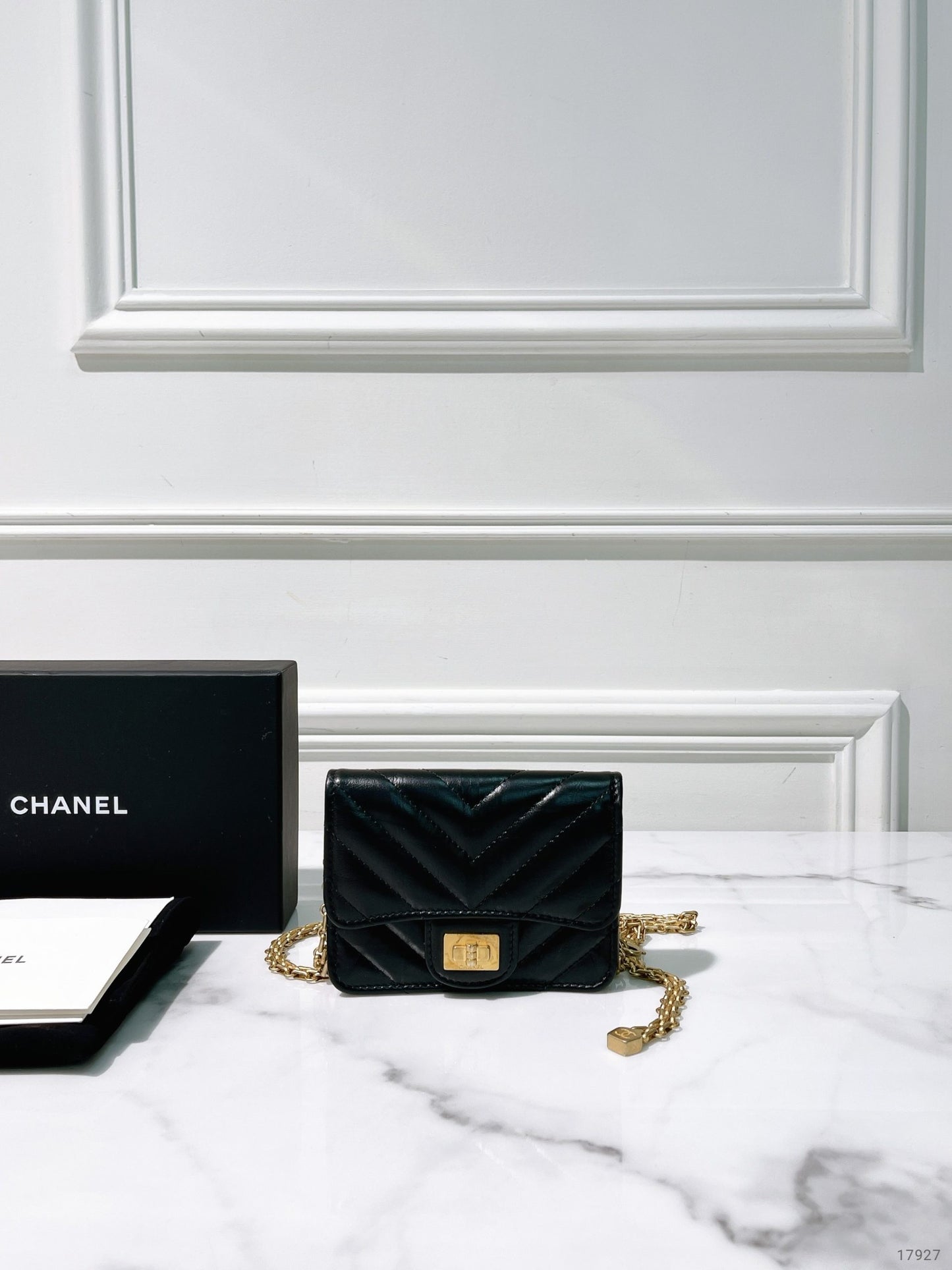 CHANEL MINI 2.55 WAIST BAG, Black/Gold