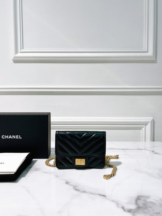 CHANEL MINI 2.55 WAIST BAG, Black/Gold