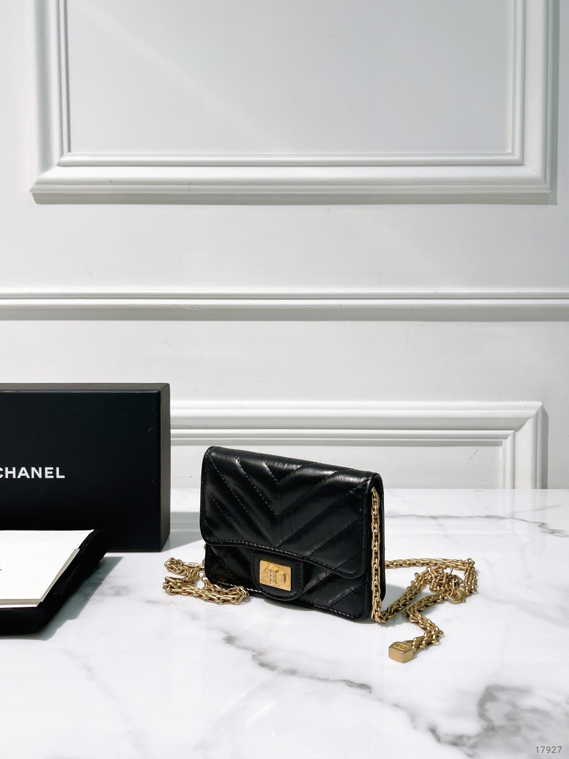 CHANEL MINI 2.55 WAIST BAG, Black/Gold