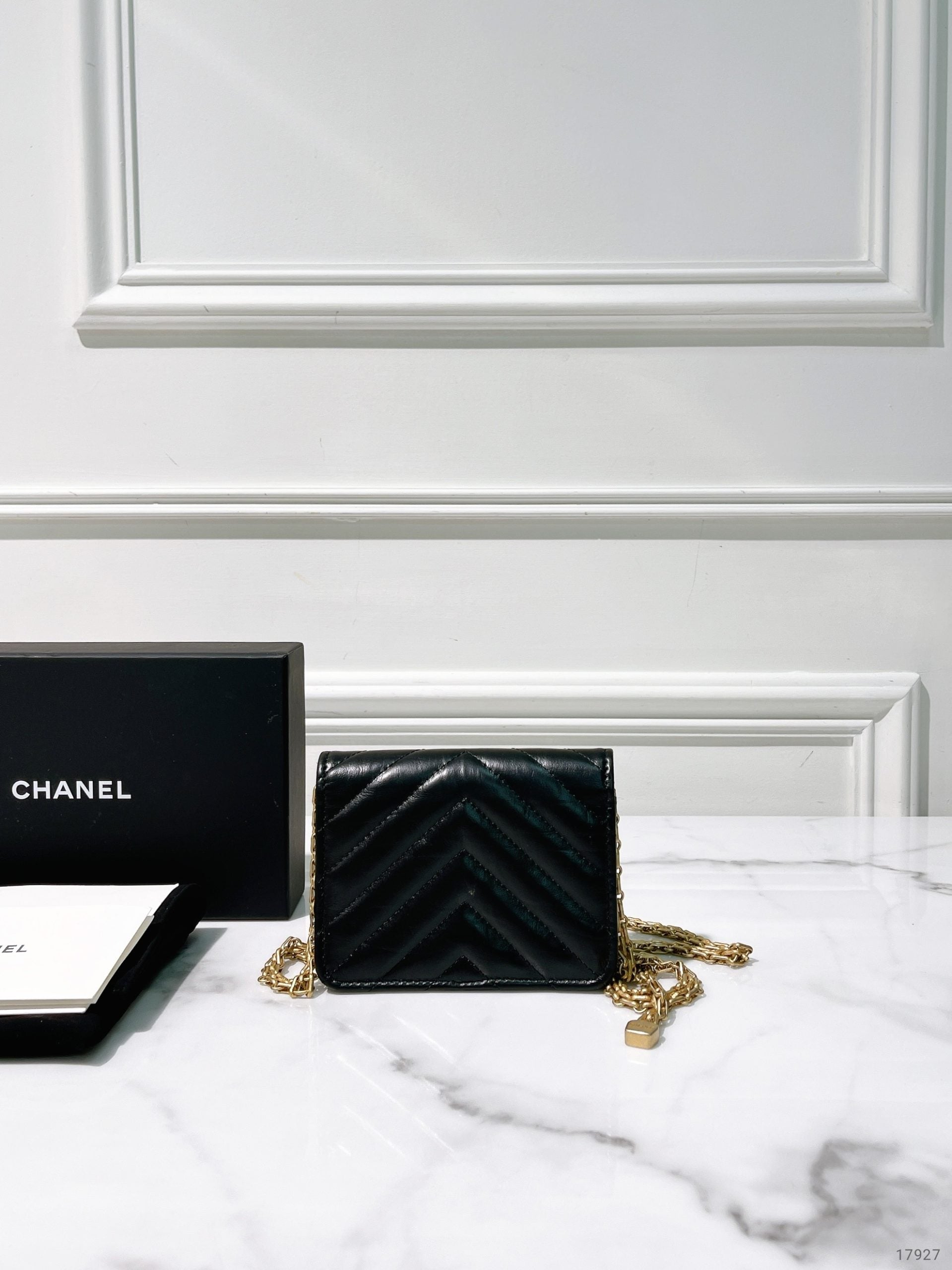 CHANEL MINI 2.55 WAIST BAG, Black/Gold