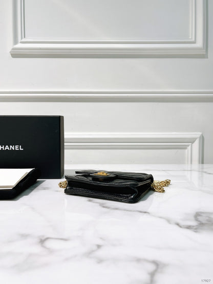 CHANEL MINI 2.55 WAIST BAG, Black/Gold