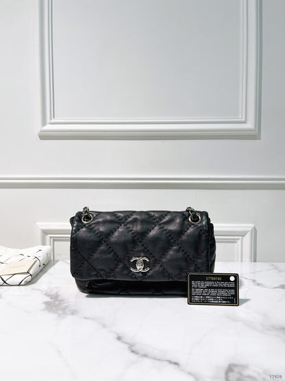 CHANEL SHOULDER BAG, Black/Silver