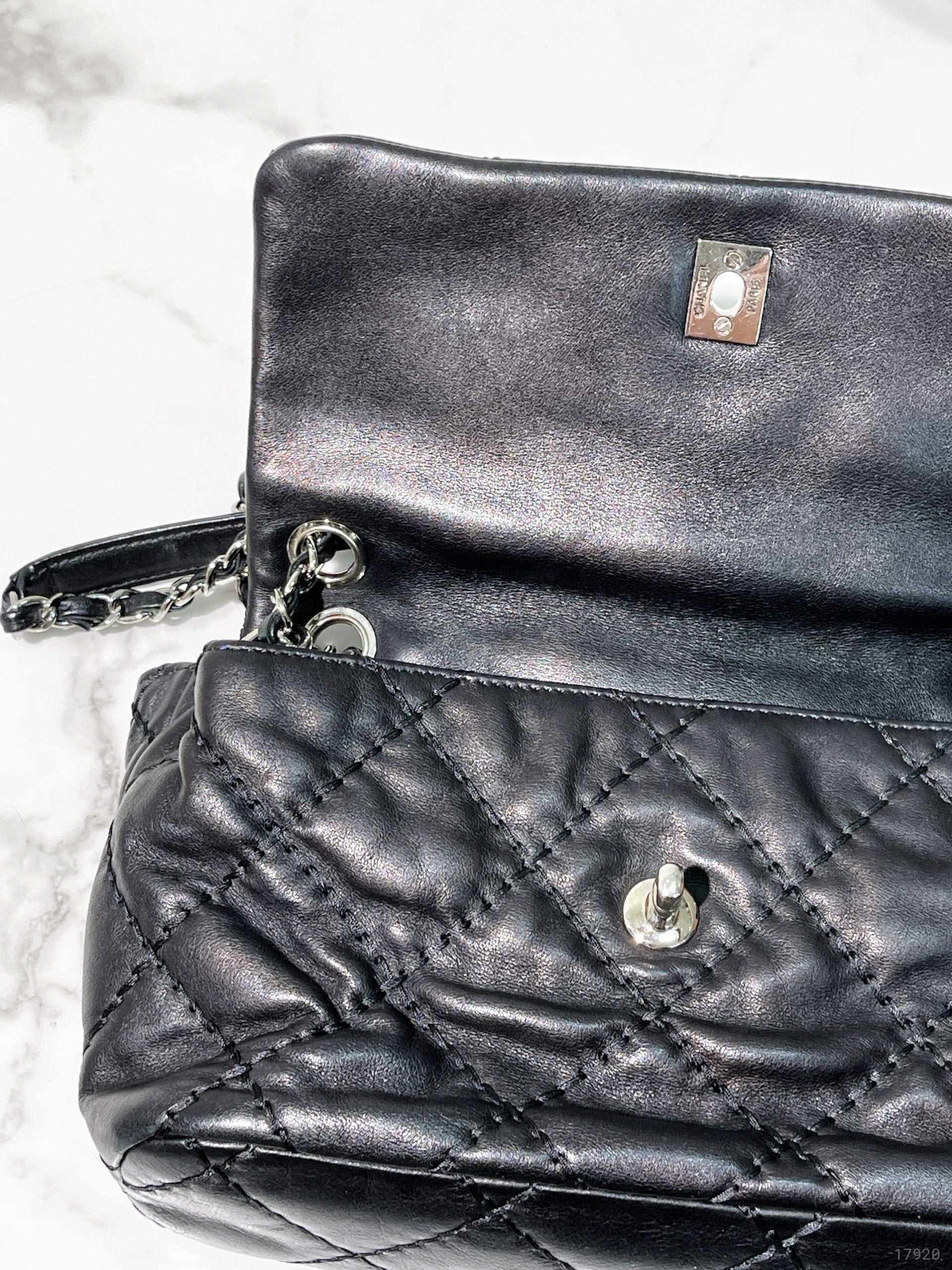 CHANEL SHOULDER BAG, Black/Silver