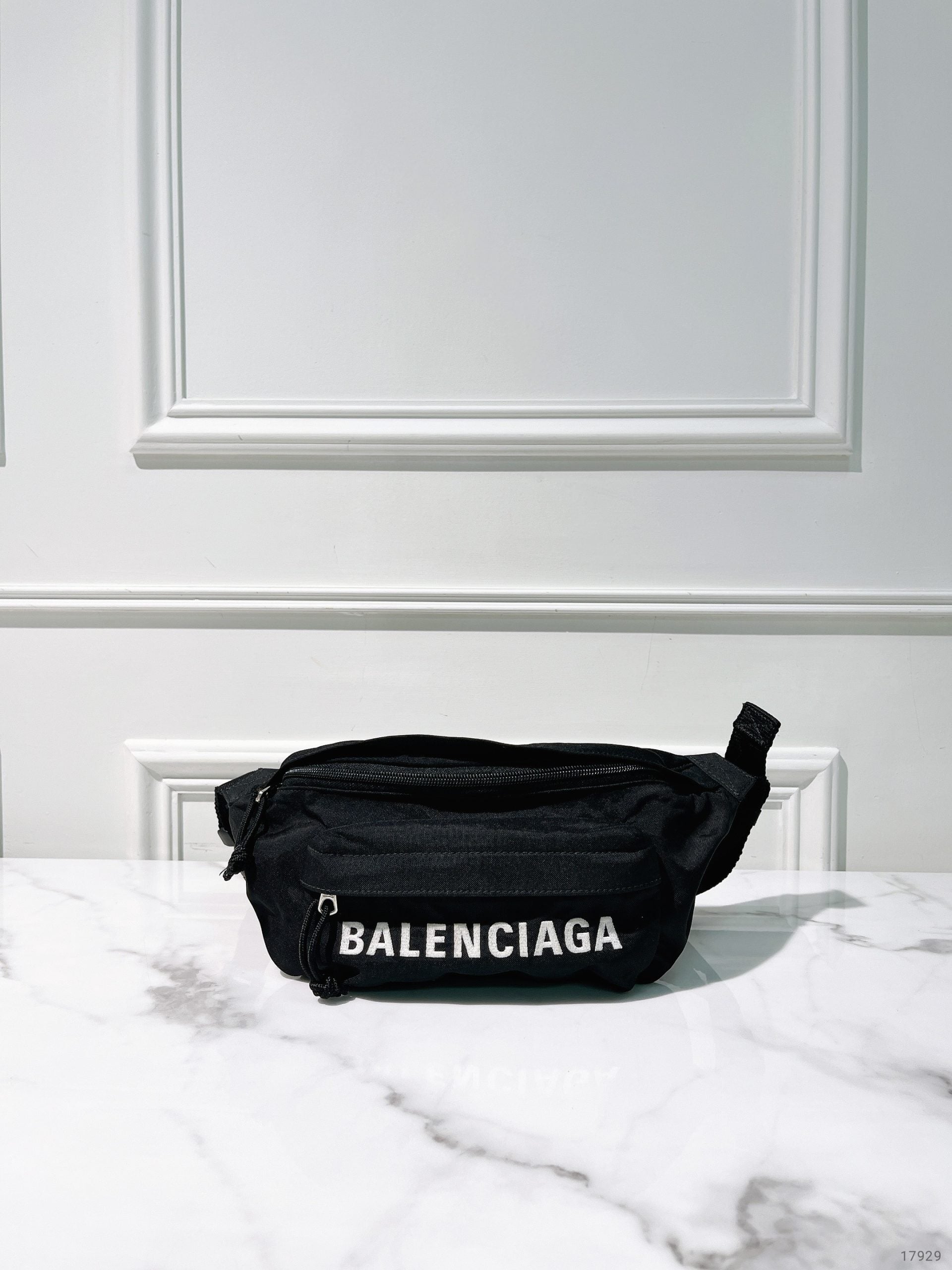 BALENCIAGA WAIST BAG, Black/White