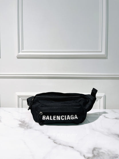 BALENCIAGA WAIST BAG, Black/White