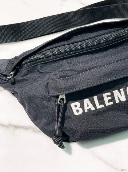 BALENCIAGA WAIST BAG, Black/White