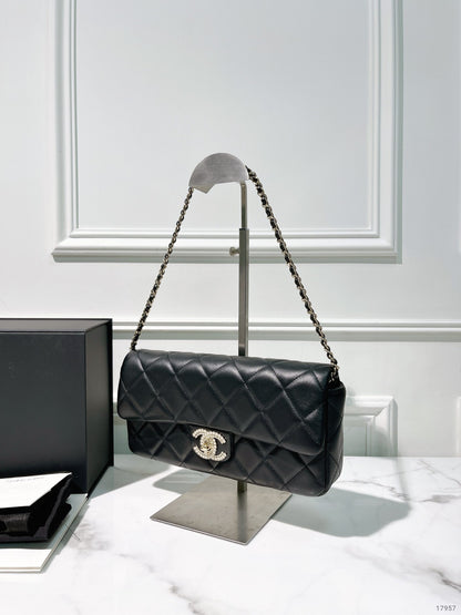 CHANEL 23P FLAP, Black/Gold