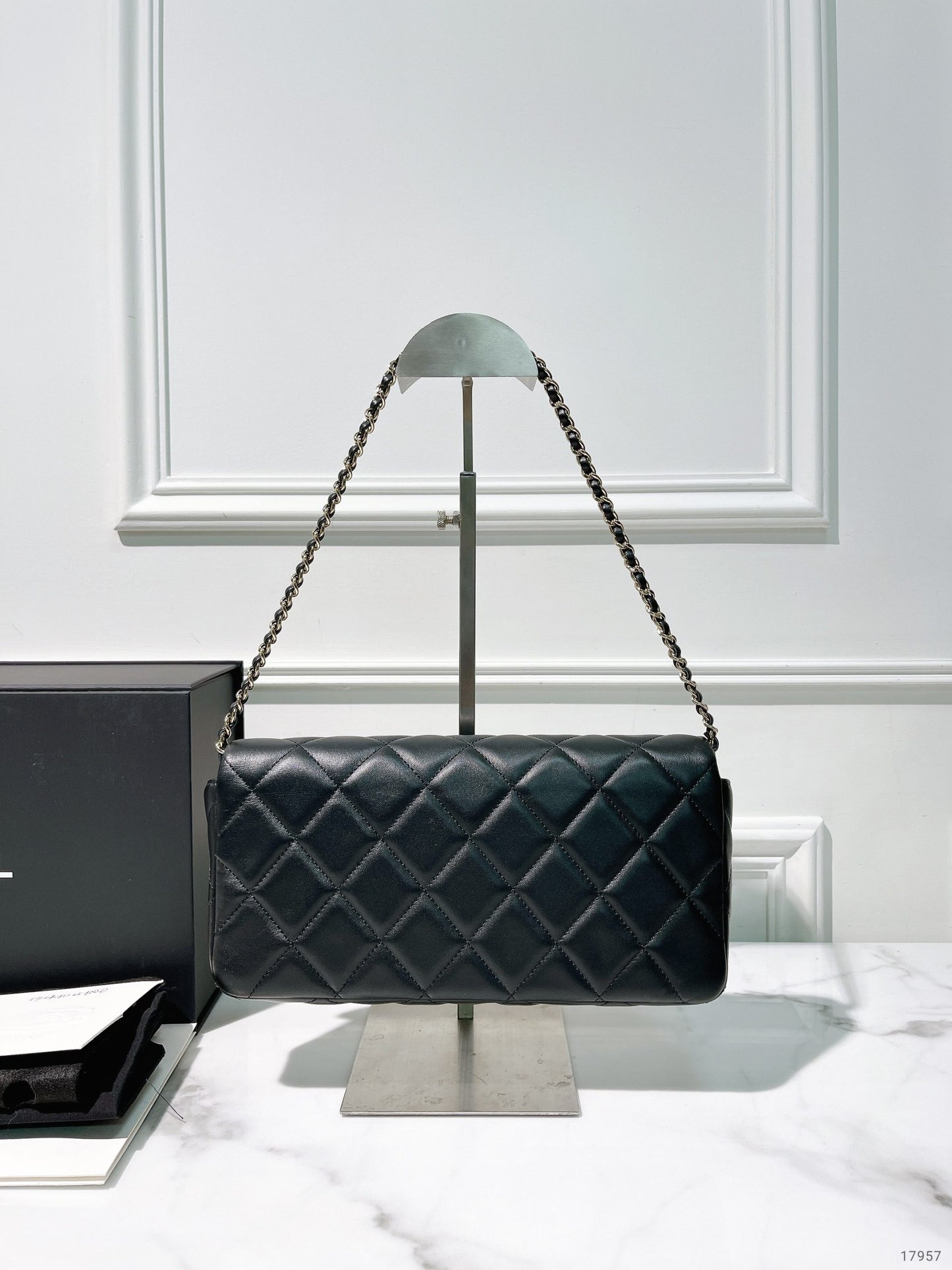 CHANEL 23P FLAP, Black/Gold