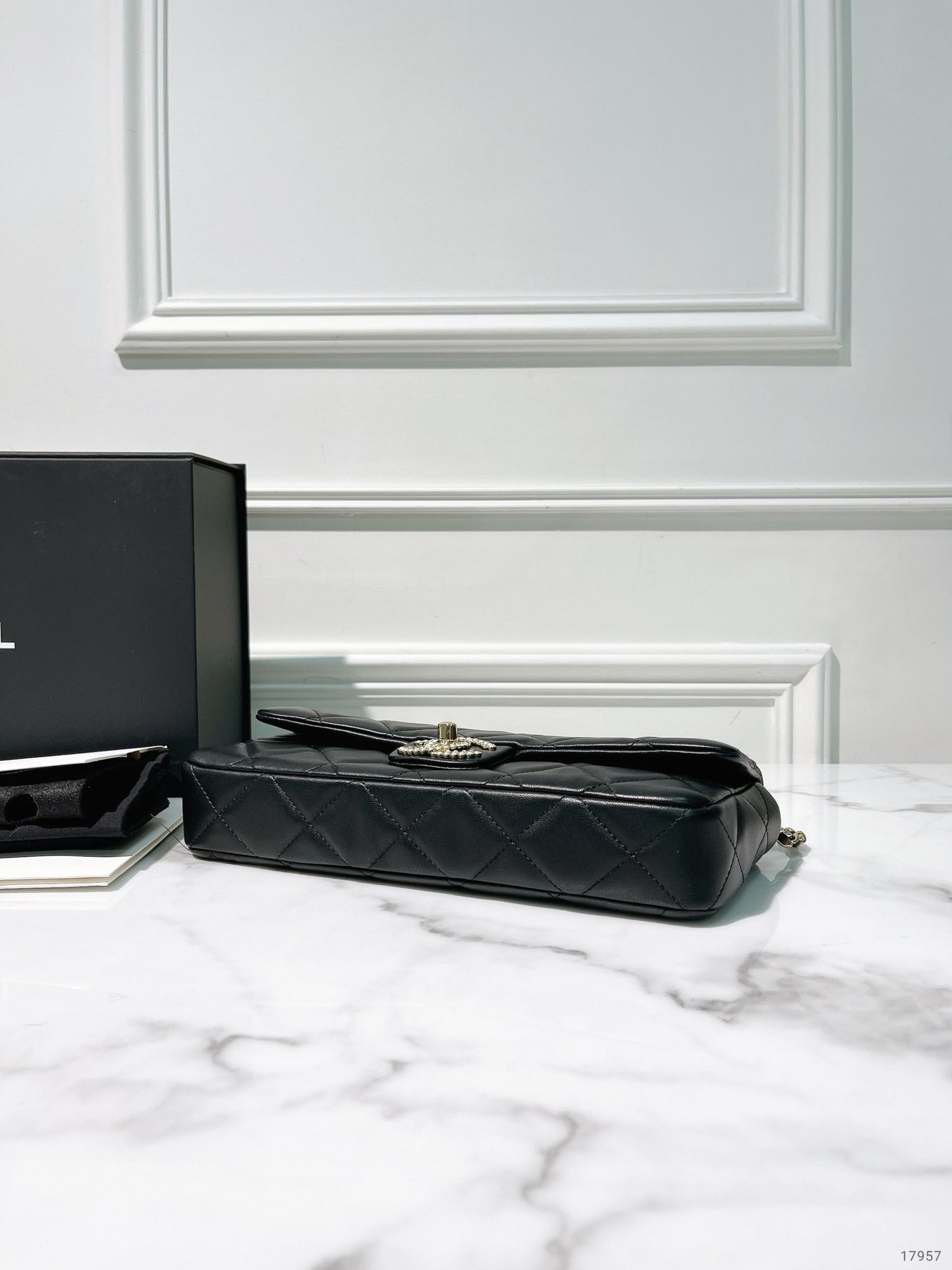 CHANEL 23P FLAP, Black/Gold