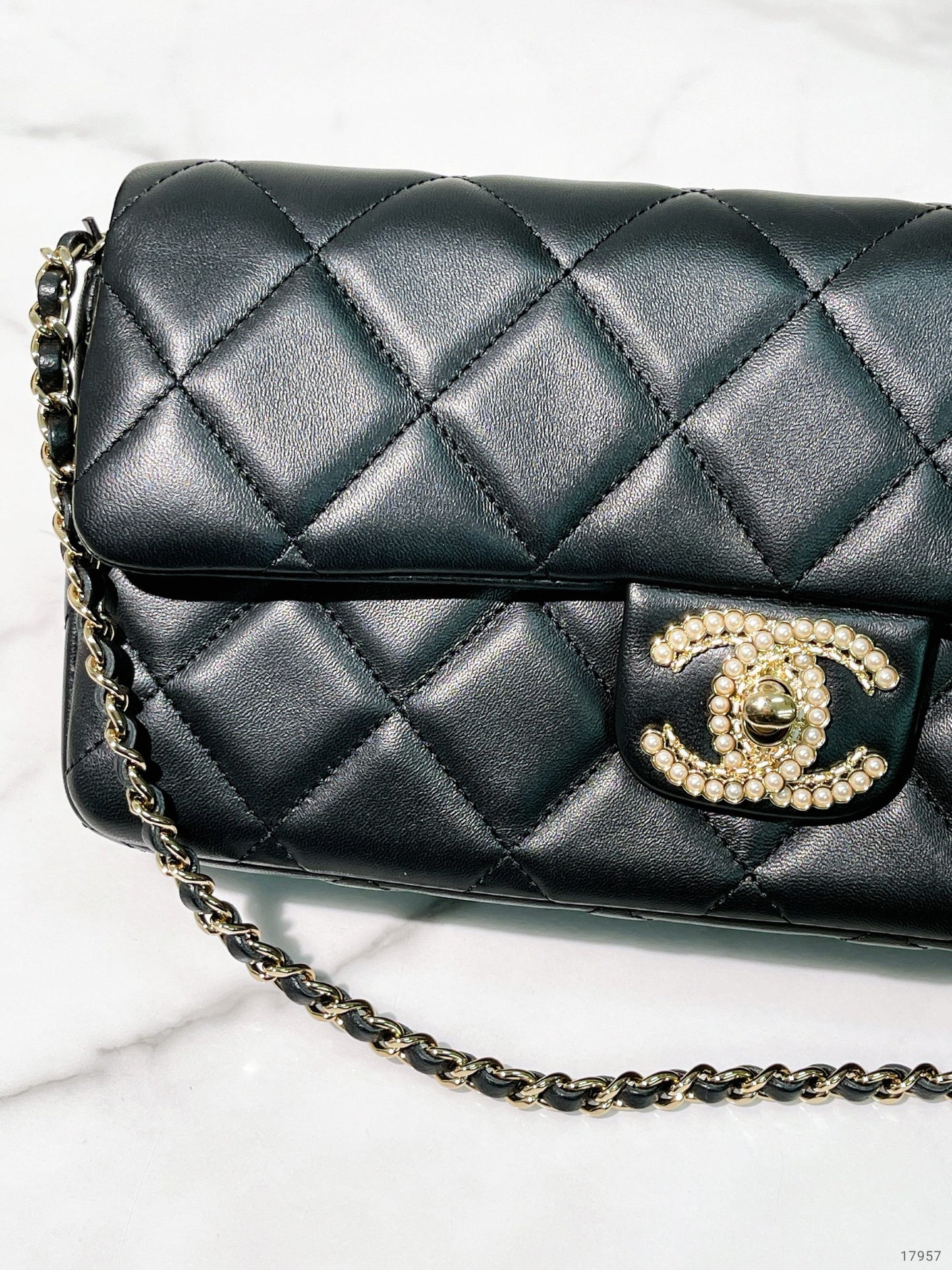 CHANEL 23P FLAP, Black/Gold