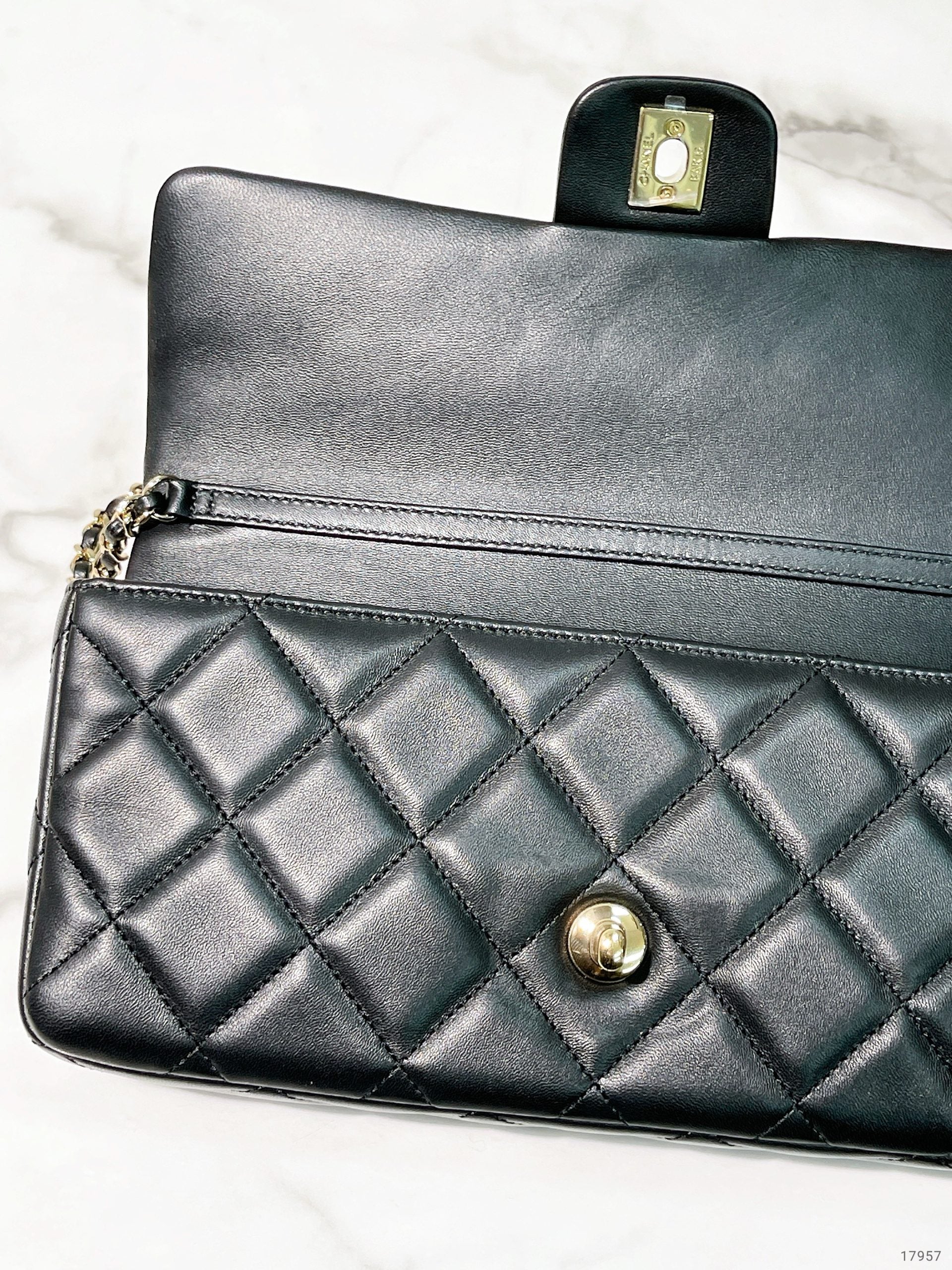 CHANEL 23P FLAP, Black/Gold
