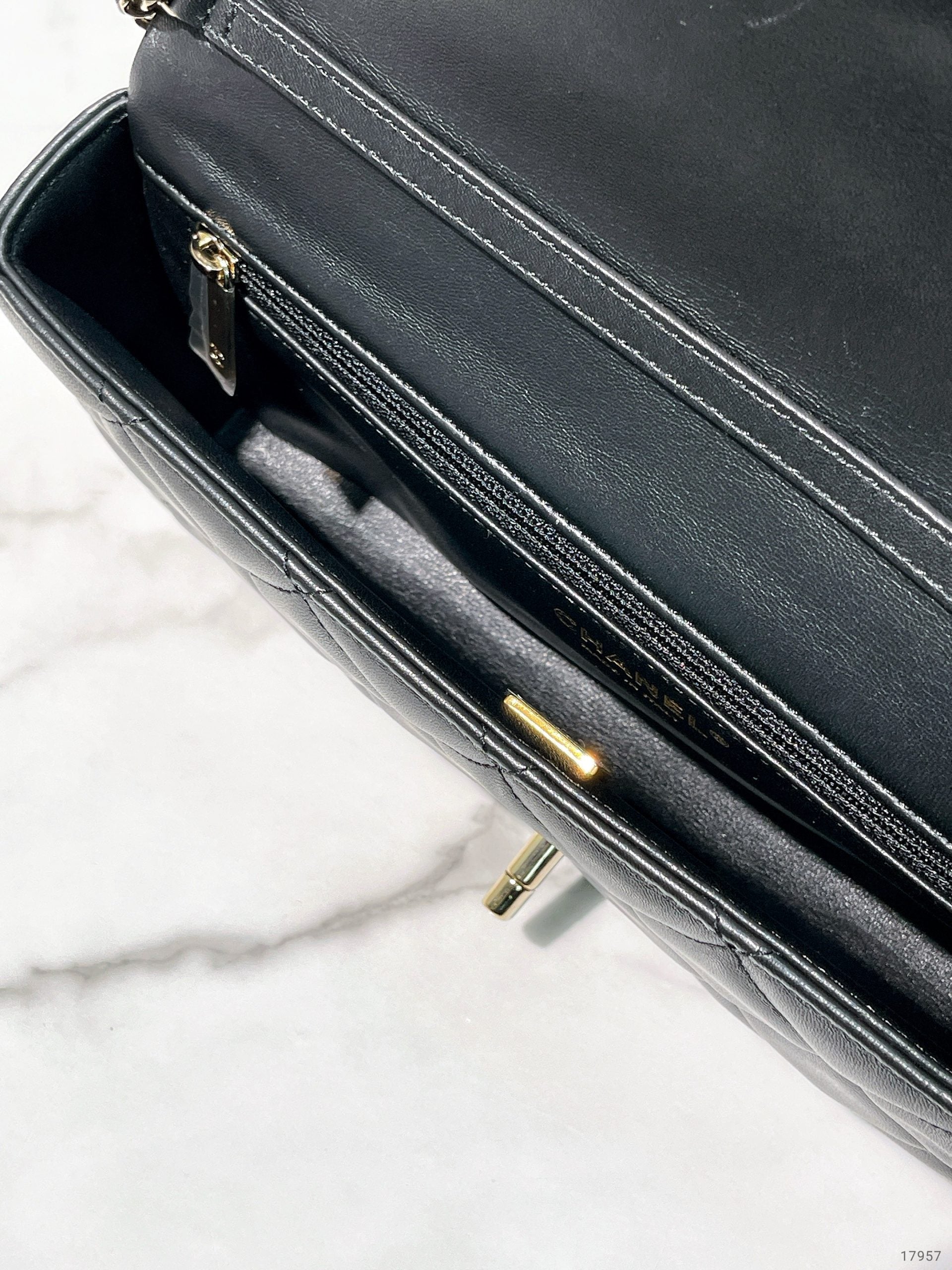 CHANEL 23P FLAP, Black/Gold