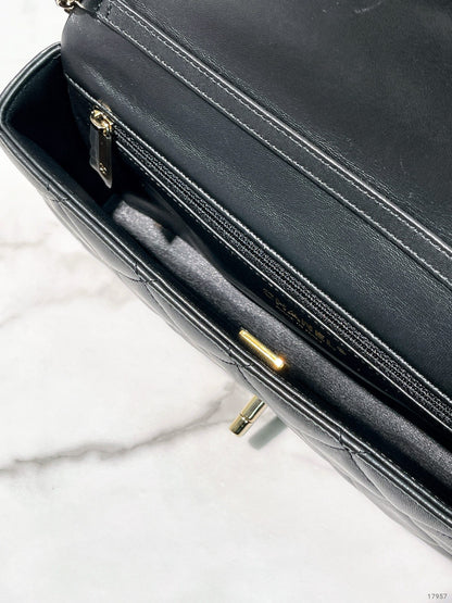 CHANEL 23P FLAP, Black/Gold