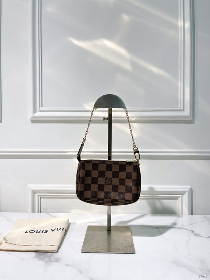 LV MINI POCHETTE ACCESSOIRES, Damier