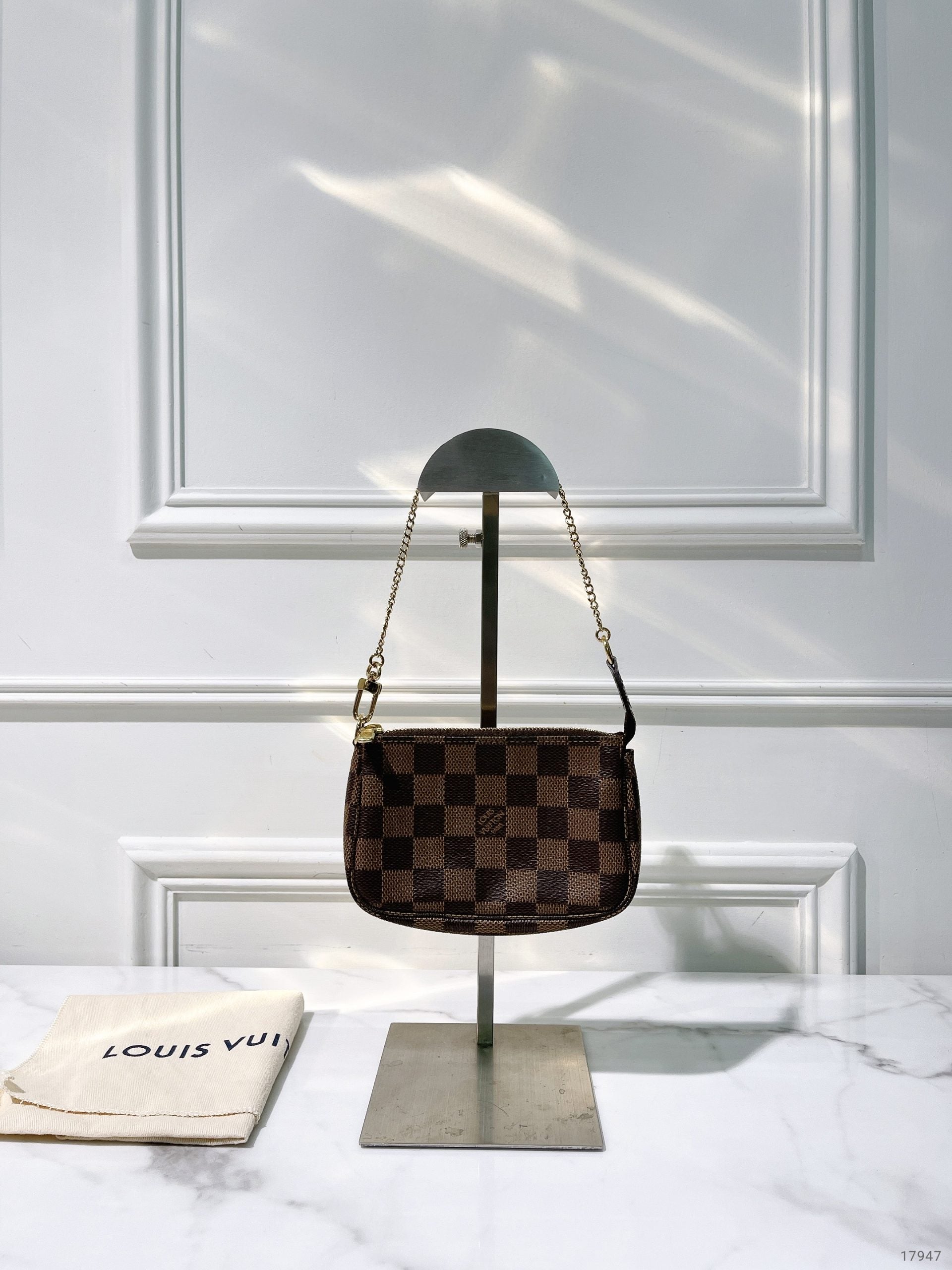 LV MINI POCHETTE ACCESSOIRES, Damier