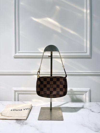 LV MINI POCHETTE ACCESSOIRES, Damier