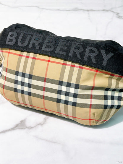 BURBERRY WAIST BAG