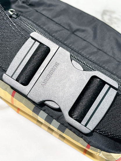BURBERRY WAIST BAG