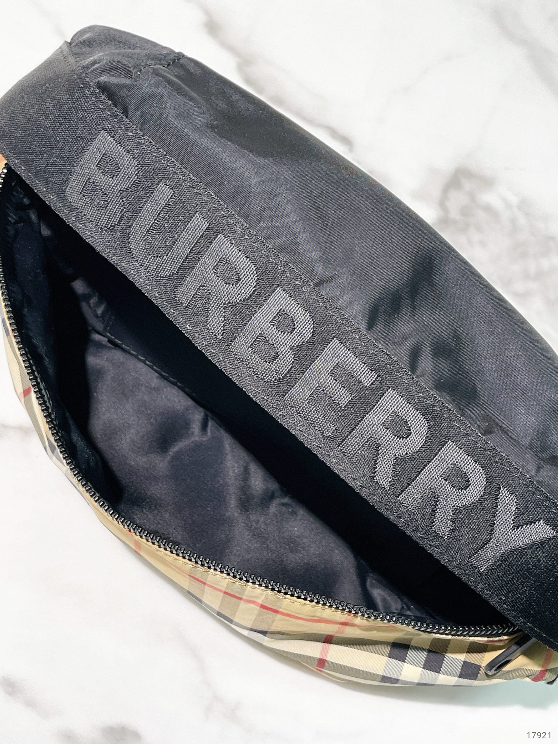 BURBERRY WAIST BAG