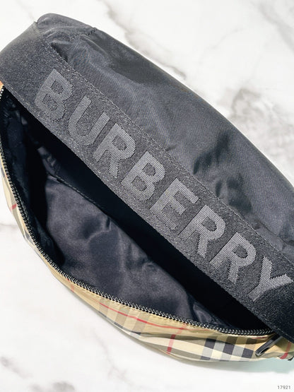 BURBERRY WAIST BAG