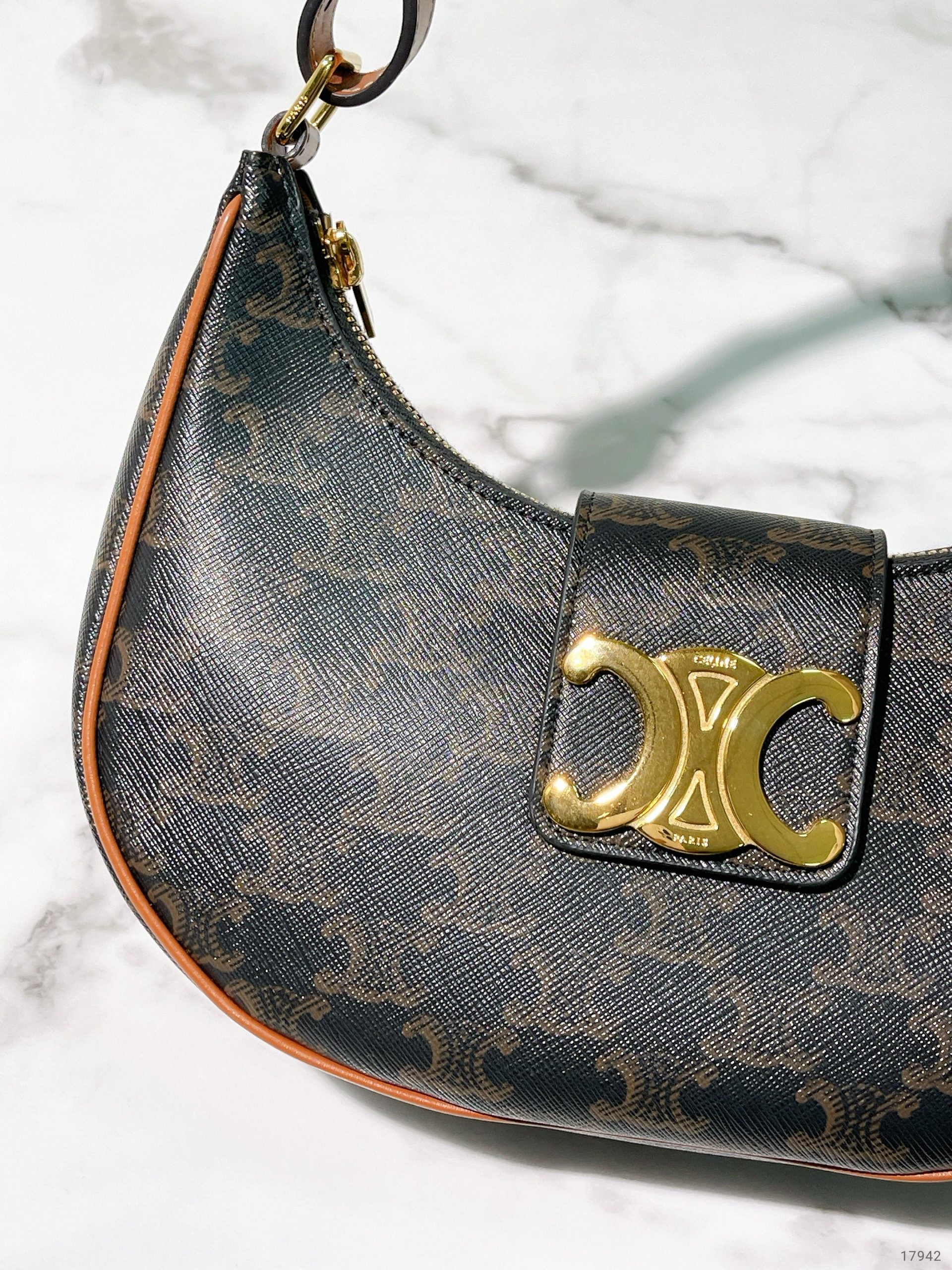 CELINE MEDIUM AVA TRIOMPHE BAG