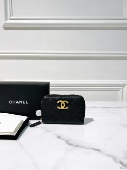 CHANEL 23B CARD HOLDER, Black/Gold