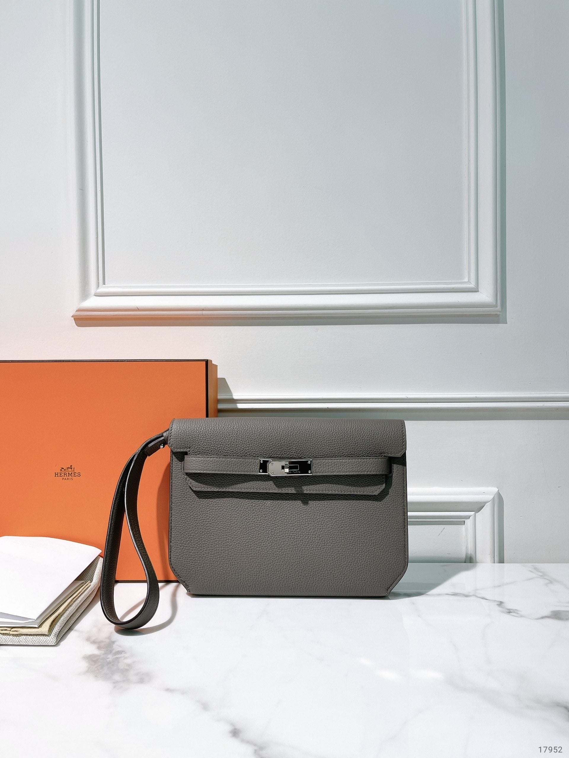 HERMES KELLY DEPECHES 25 POUCH, Gris Etain/Silver