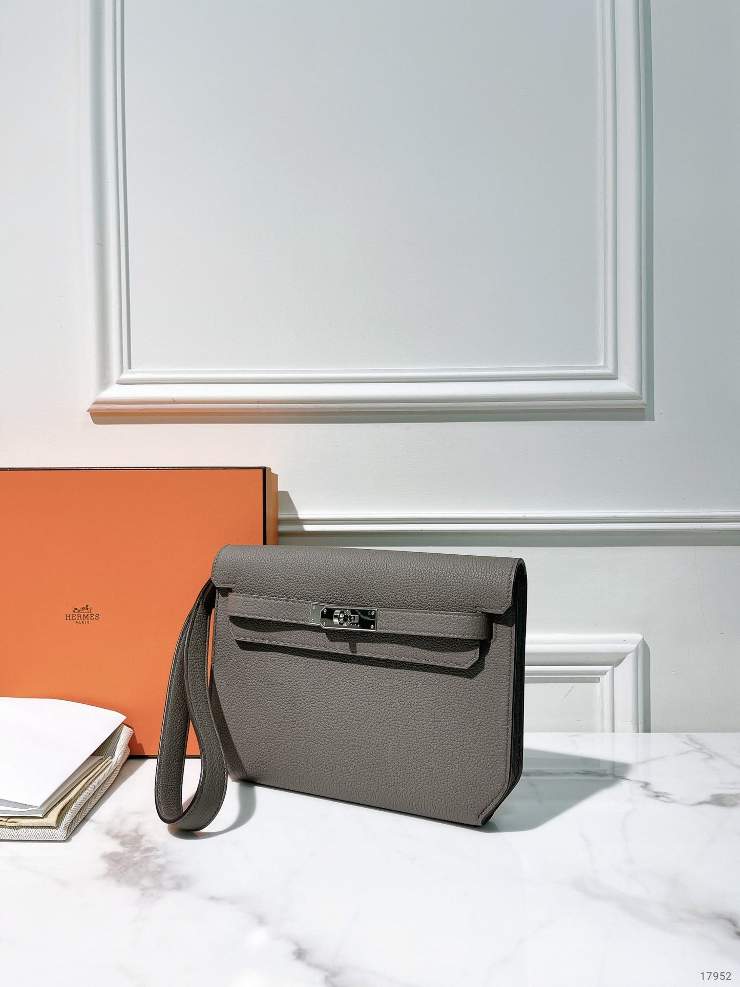 HERMES KELLY DEPECHES 25 POUCH, Gris Etain/Silver