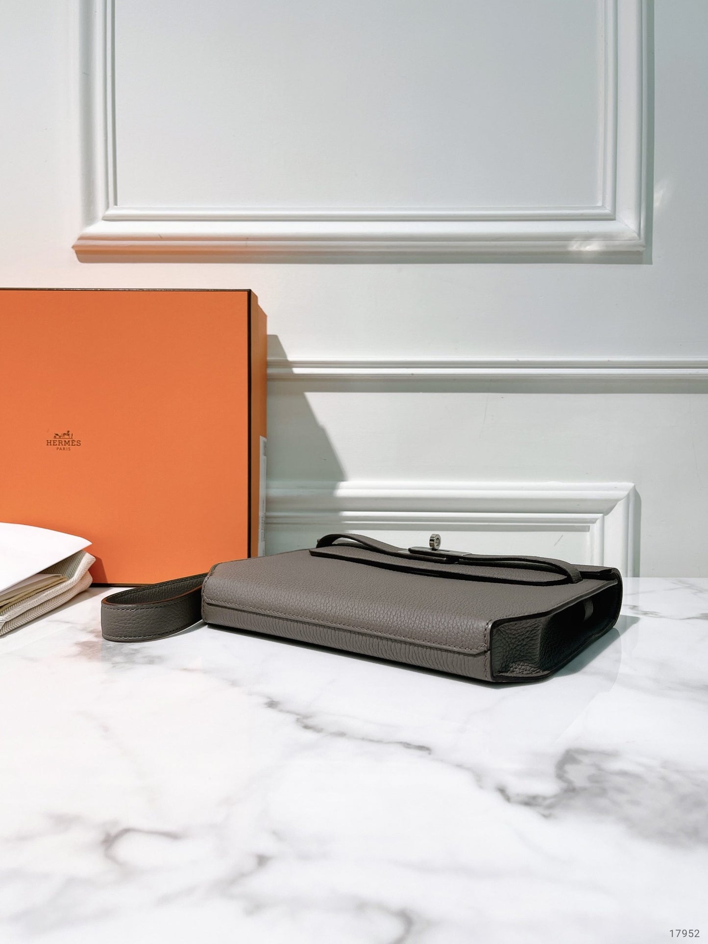 HERMES KELLY DEPECHES 25 POUCH, Gris Etain/Silver