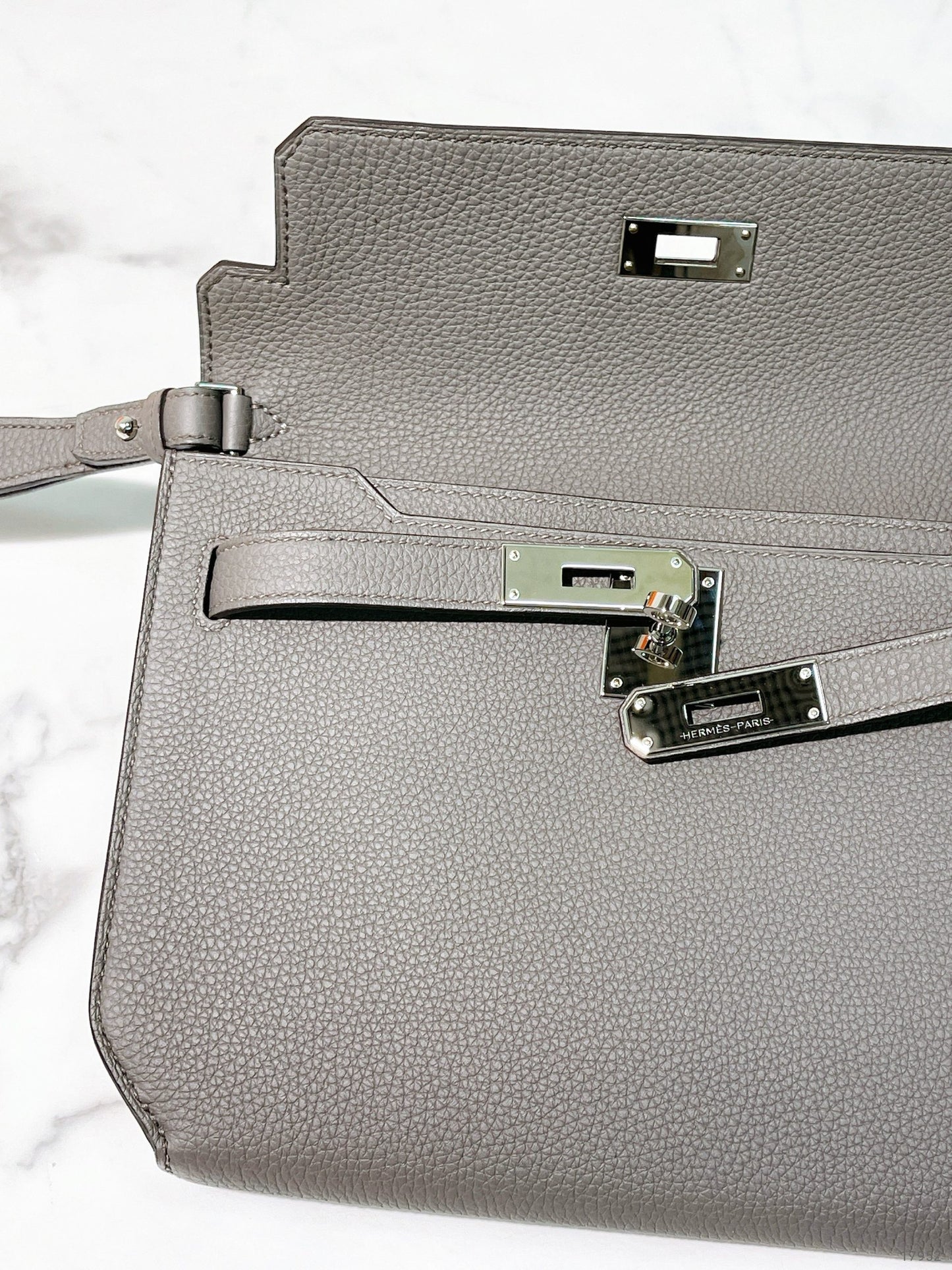 HERMES KELLY DEPECHES 25 POUCH, Gris Etain/Silver