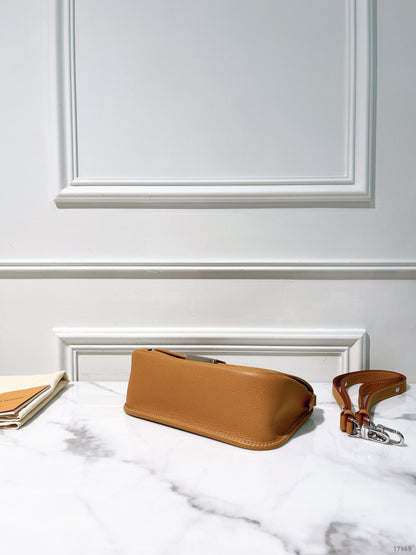 LV BUCI, Gold Miel/Silver