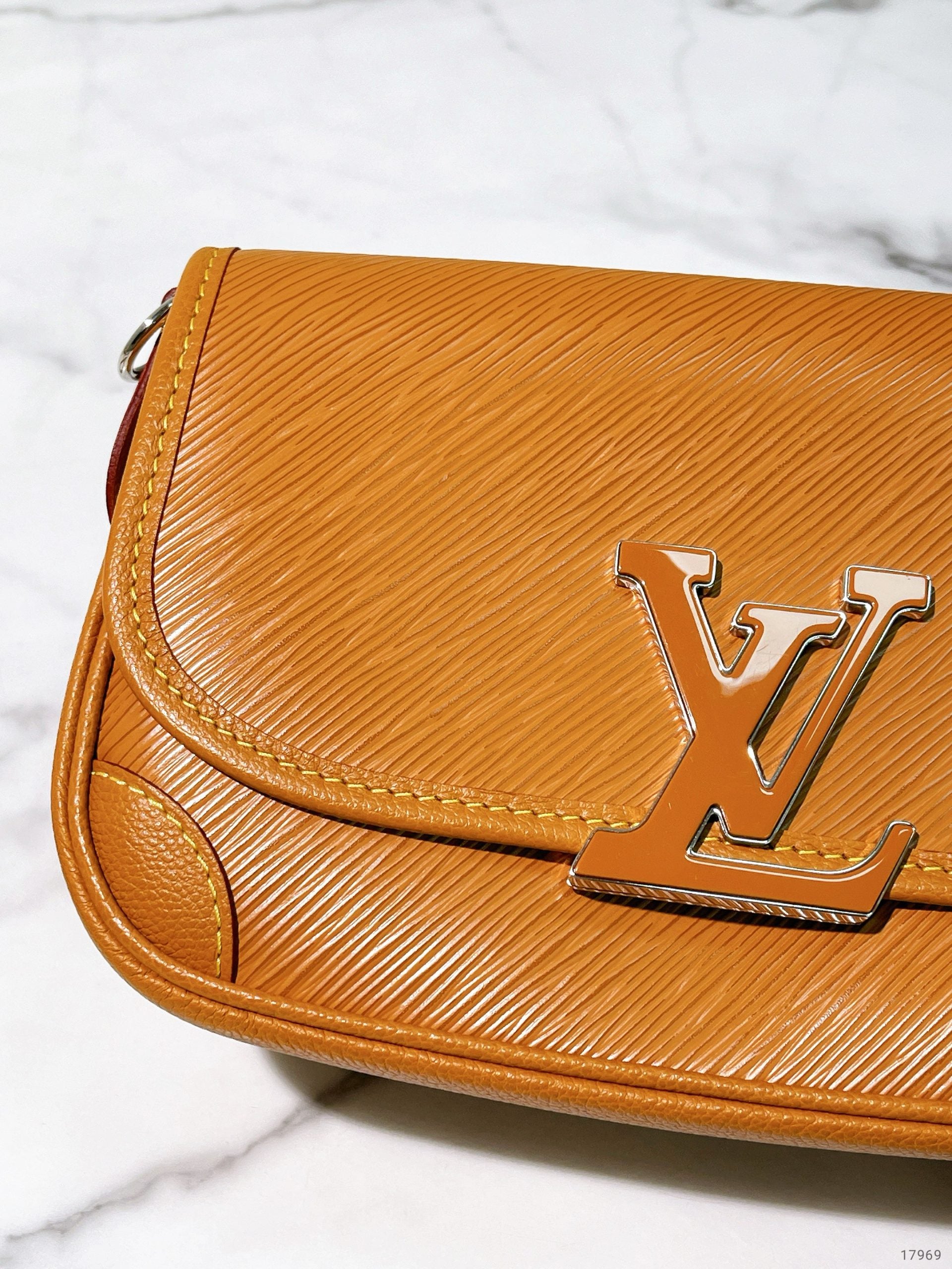 LV BUCI, Gold Miel/Silver