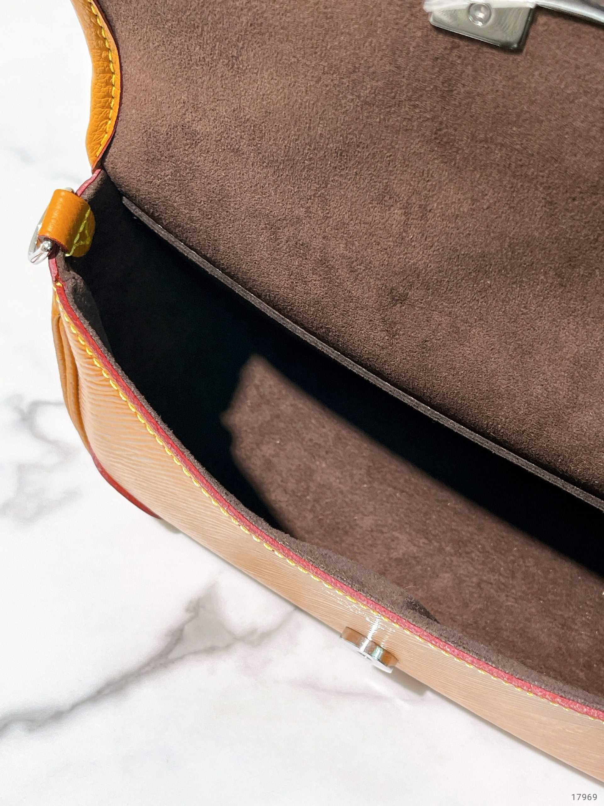 LV BUCI, Gold Miel/Silver