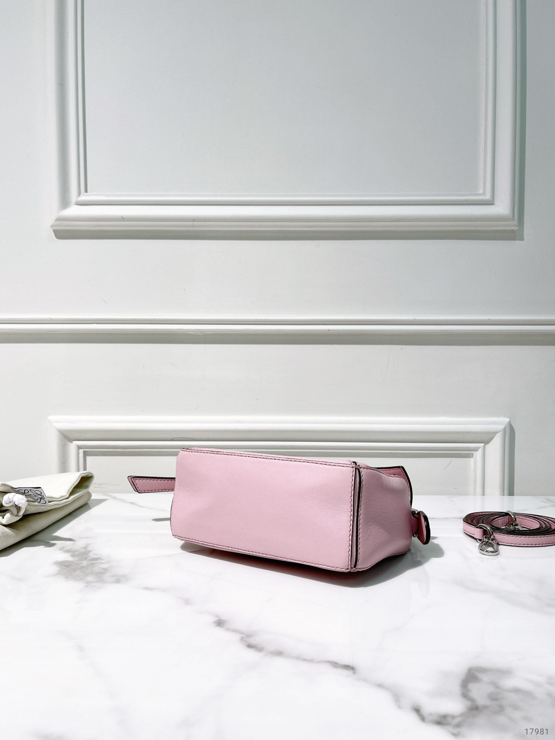 LOEWE MINI PUZZLE EDGE BAG, Pink