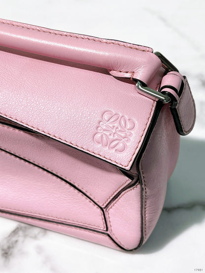 LOEWE MINI PUZZLE EDGE BAG, Pink