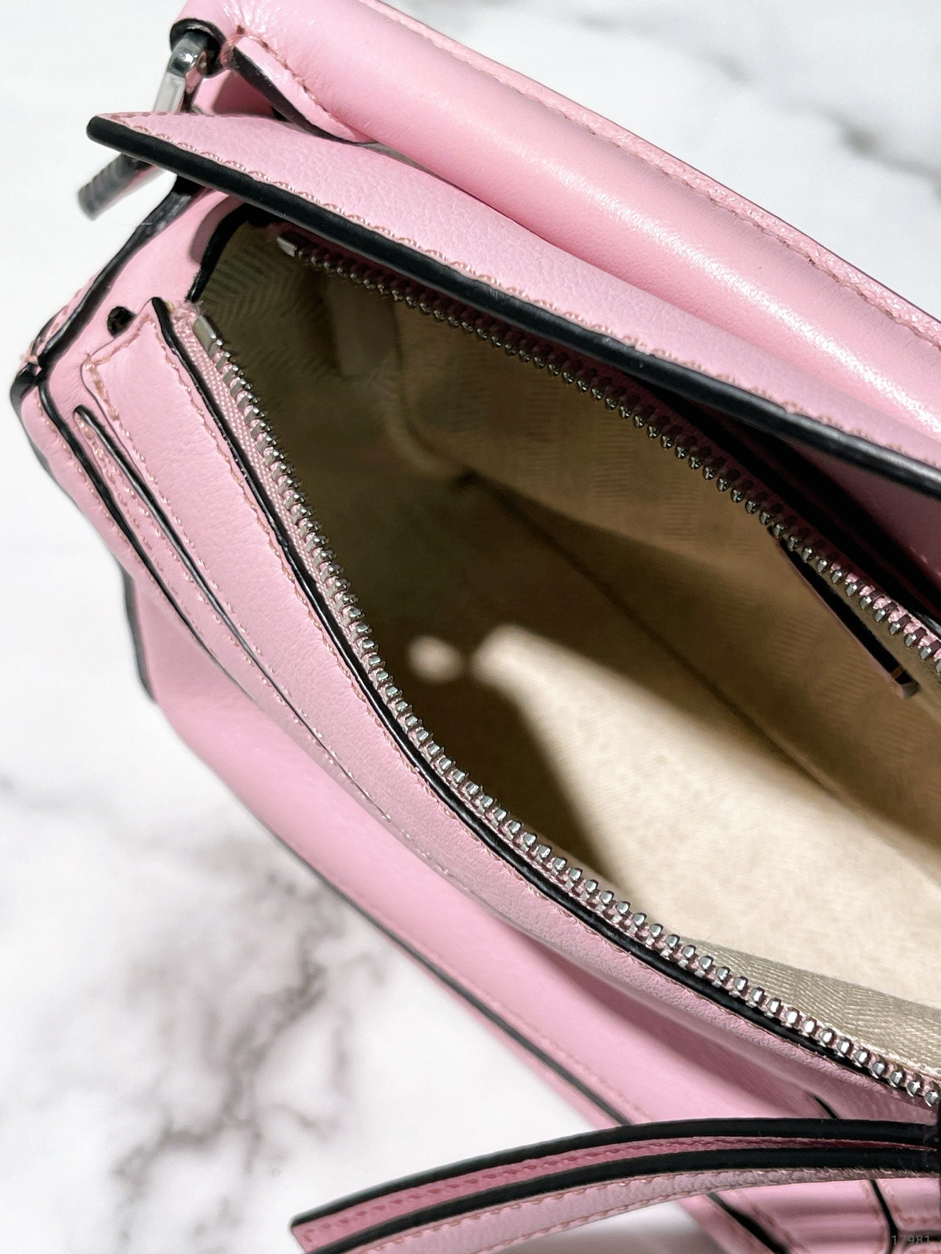 LOEWE MINI PUZZLE EDGE BAG, Pink