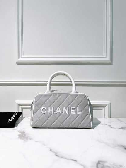 CHANEL VINTAGE BOLIDE BAG