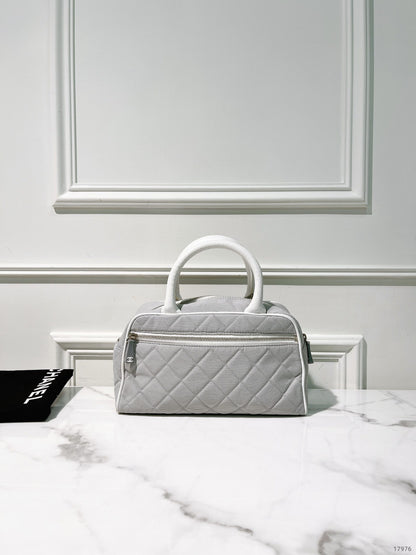 CHANEL VINTAGE BOLIDE BAG