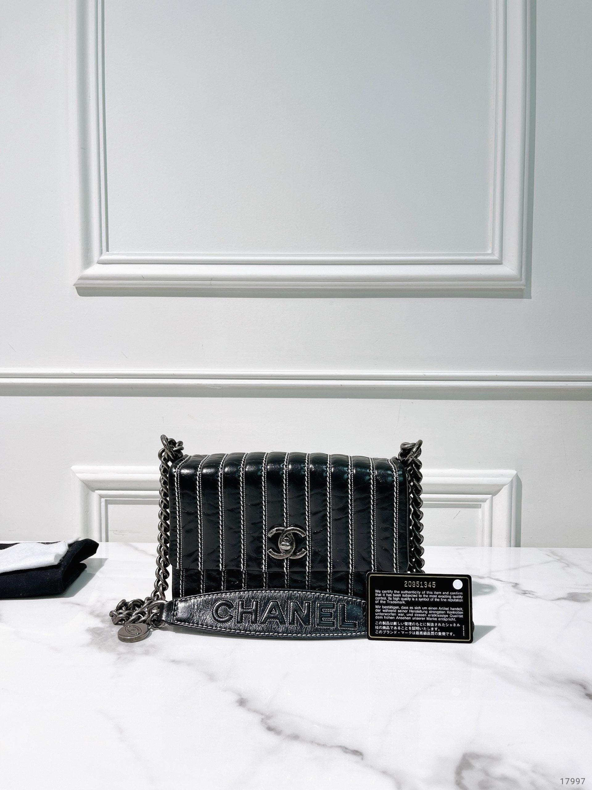 CHANEL SINGLE FLAP BAG, Black/Silver