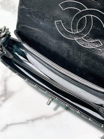 CHANEL SINGLE FLAP BAG, Black/Silver