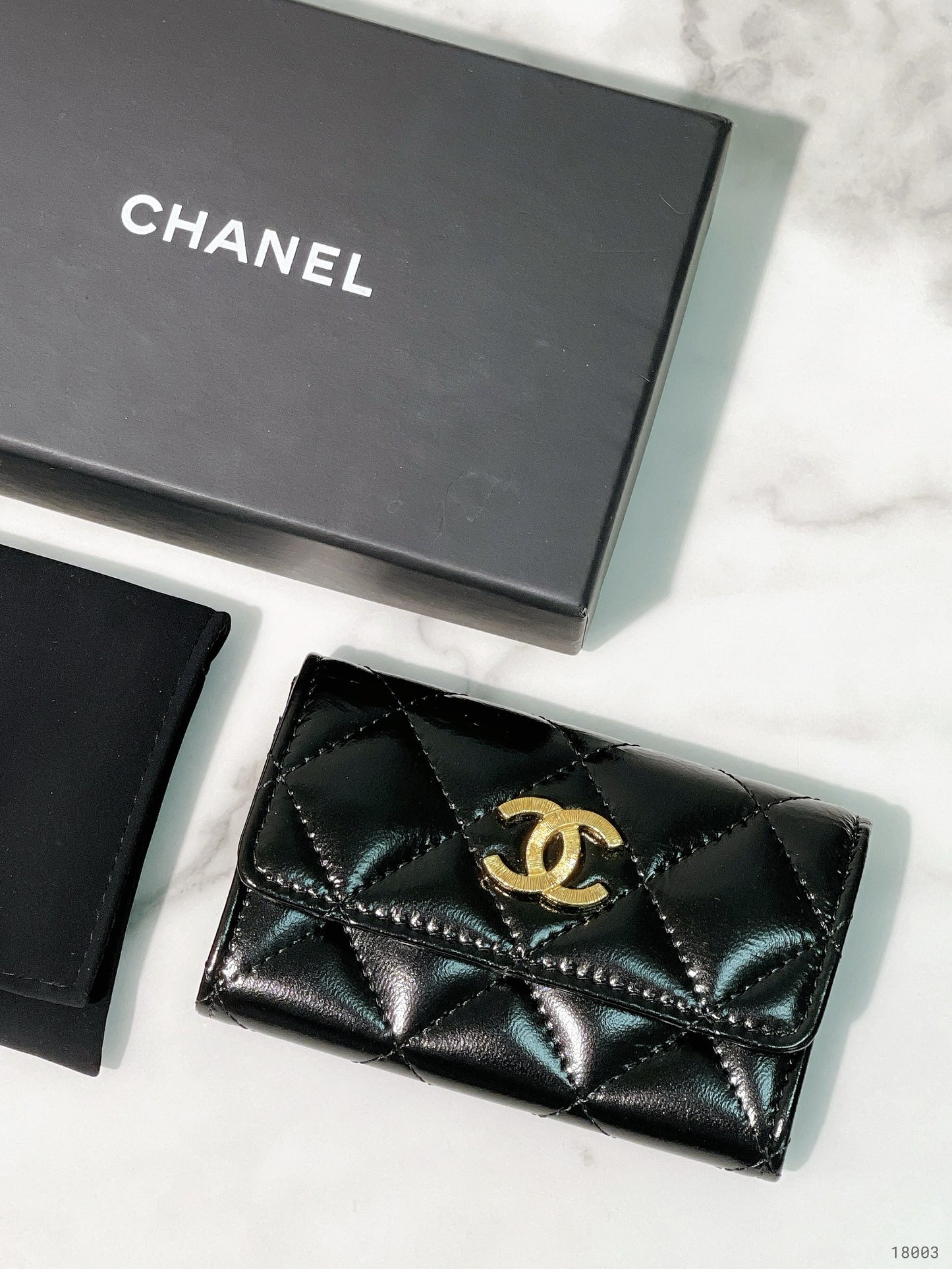 CHANEL 24K CARD HOLDER, Black/Gold