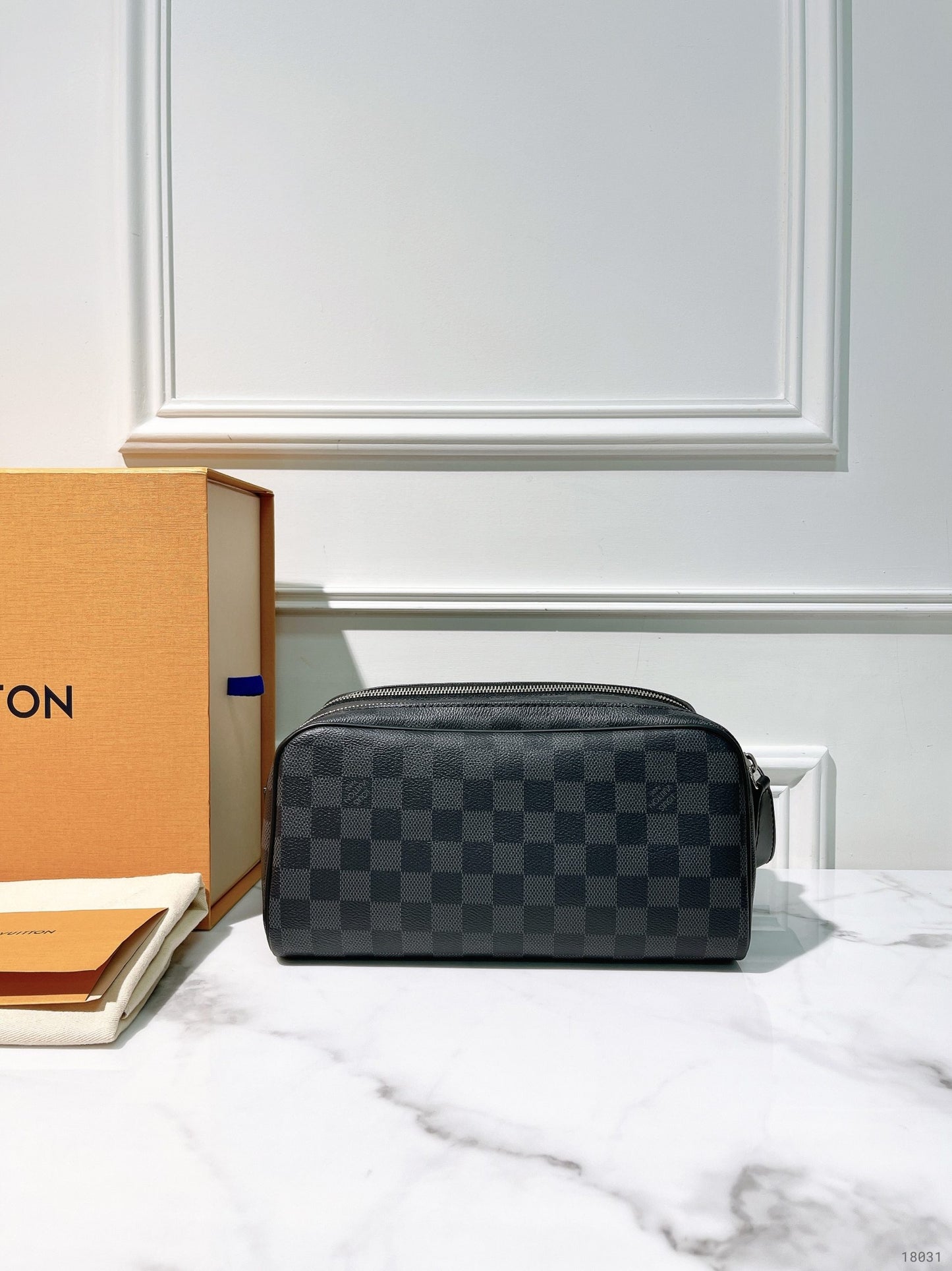 LV TOILET DOPP POUCH, Damier
