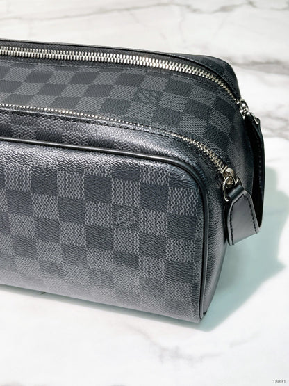 LV TOILET DOPP POUCH, Damier
