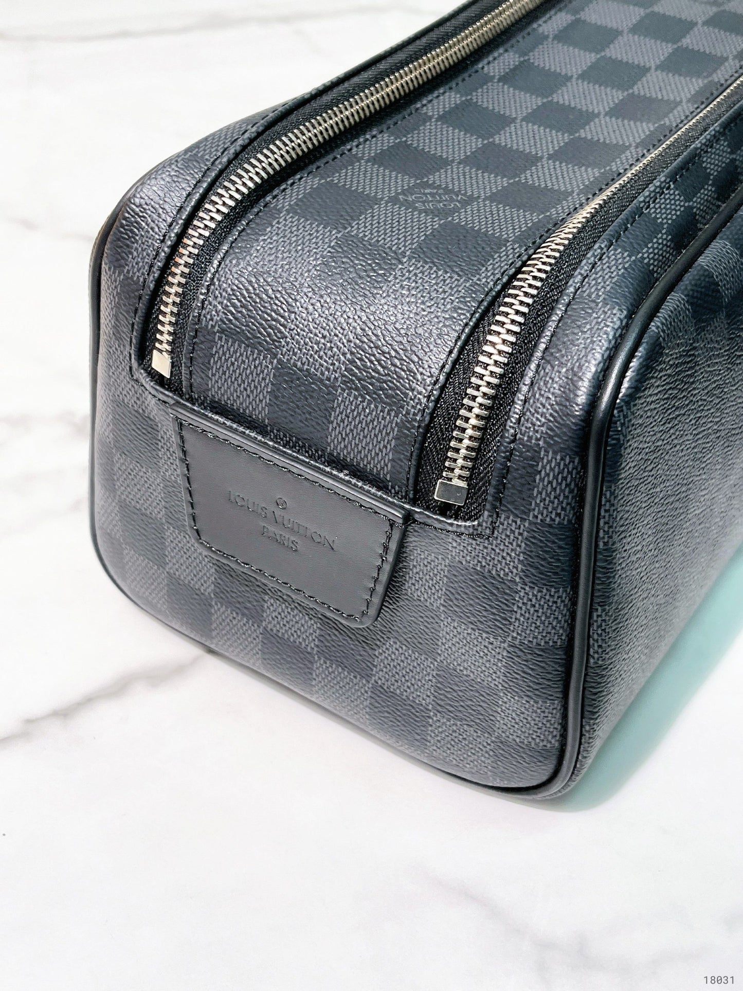 LV TOILET DOPP POUCH, Damier