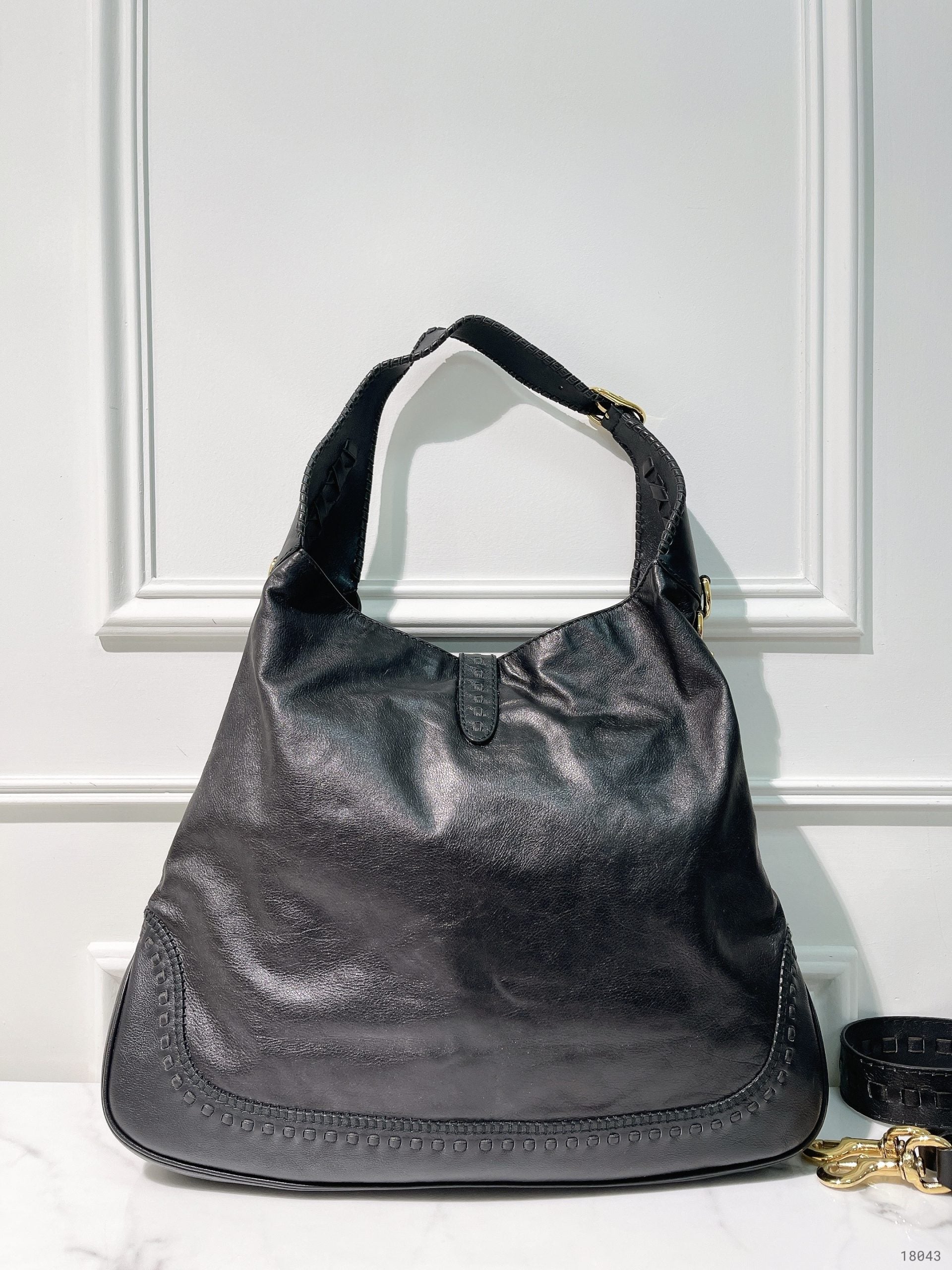 GUCCI JACKIE SHOULDER BAG, Black/Gold