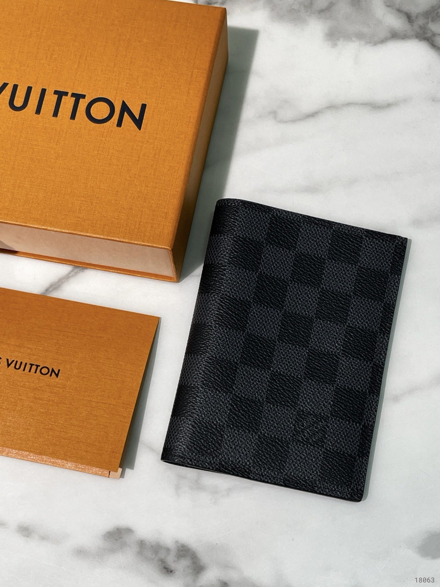 LV PASSPORT COVER, Damier