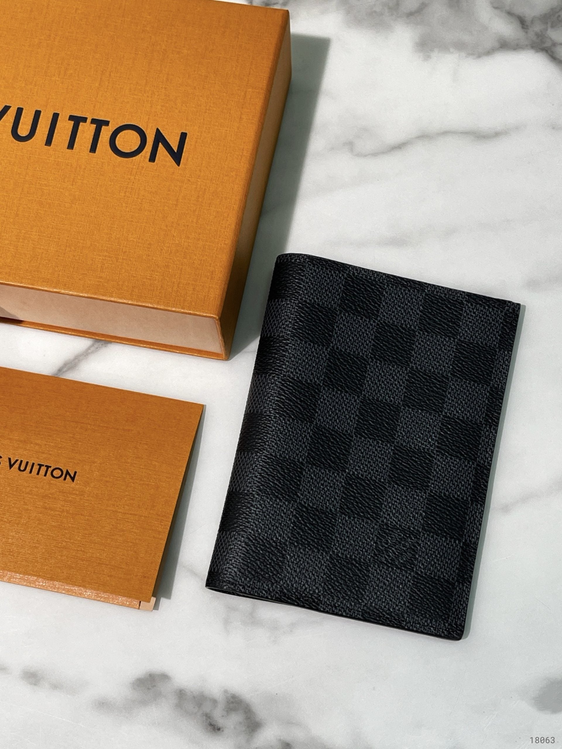 LV PASSPORT COVER, Damier