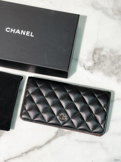 CHANEL CLASSIC FLAP WALLET, Black/Silver